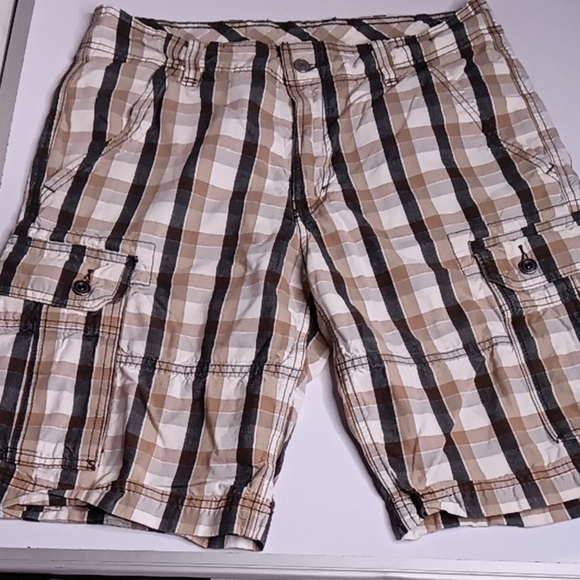 Levi's Cargo Shorts Tan and Black Casual Style - Picture 1 of 8